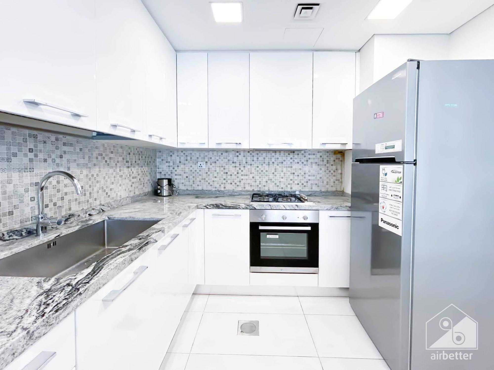 Apartment Stylish 1-Bedroom Retreat With Balcony Views Dubai